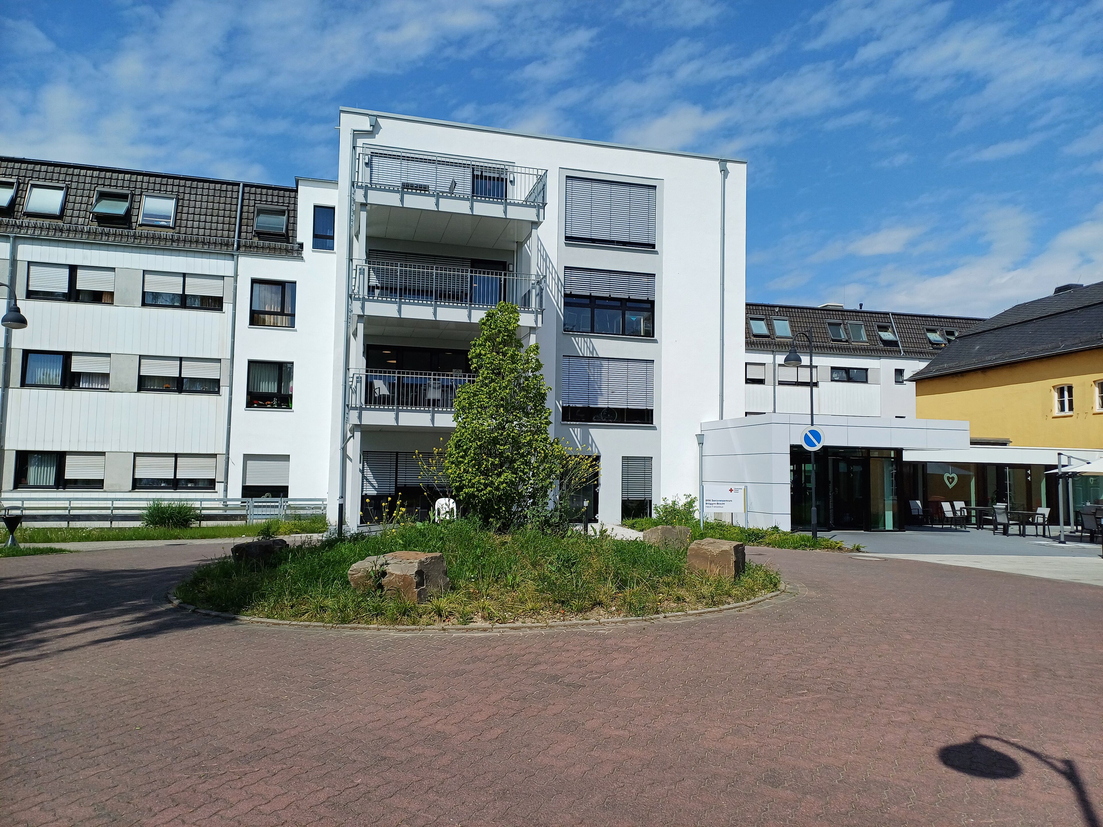 DRK-Seniorenzentrum Brüggen-Bracht Das Gebäude strahlt nach dem Umbau in neuem Glanz.